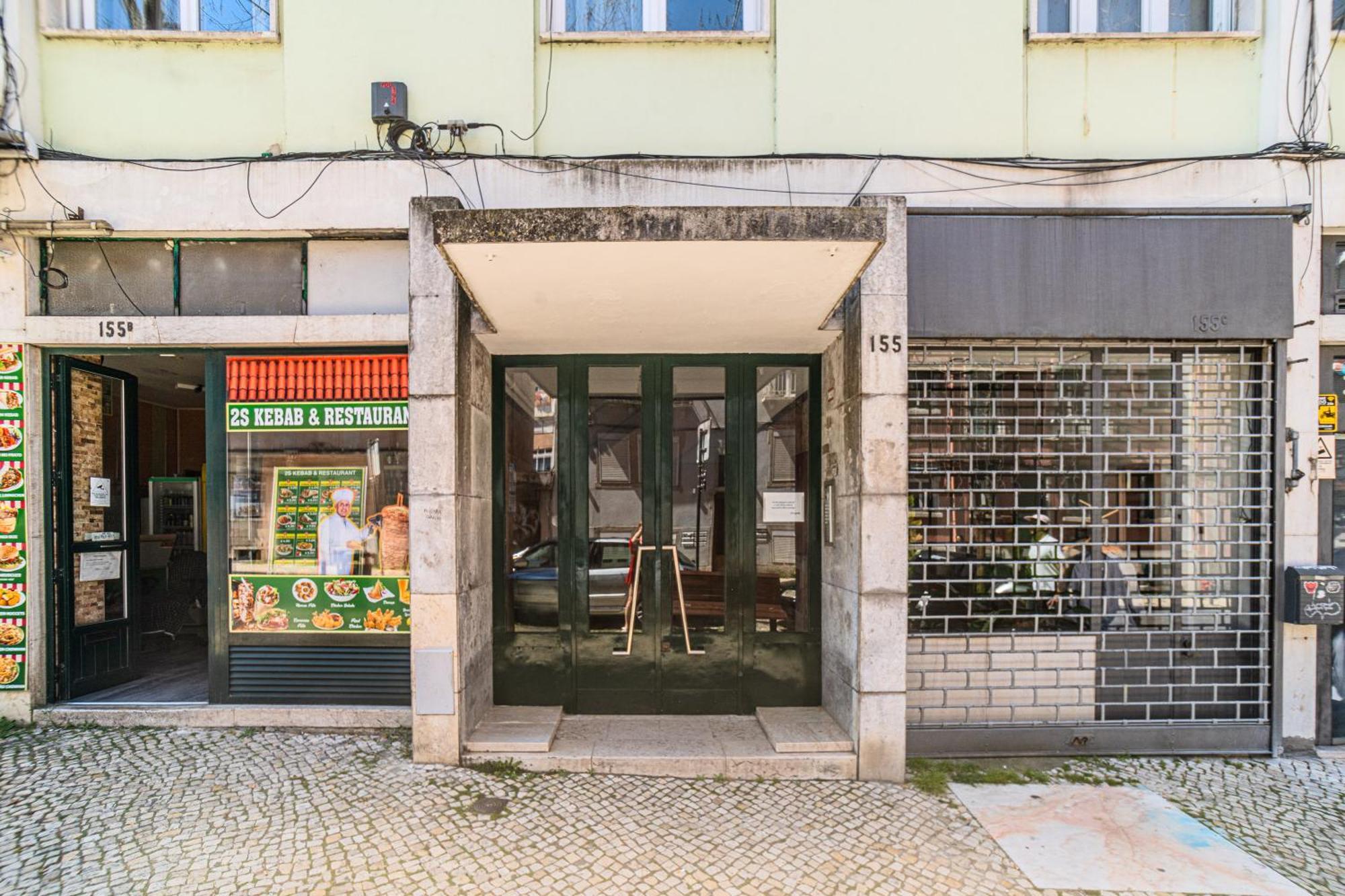Terrace & Barbecue Apartment In Alameda Downtown Lisbon Exterior photo